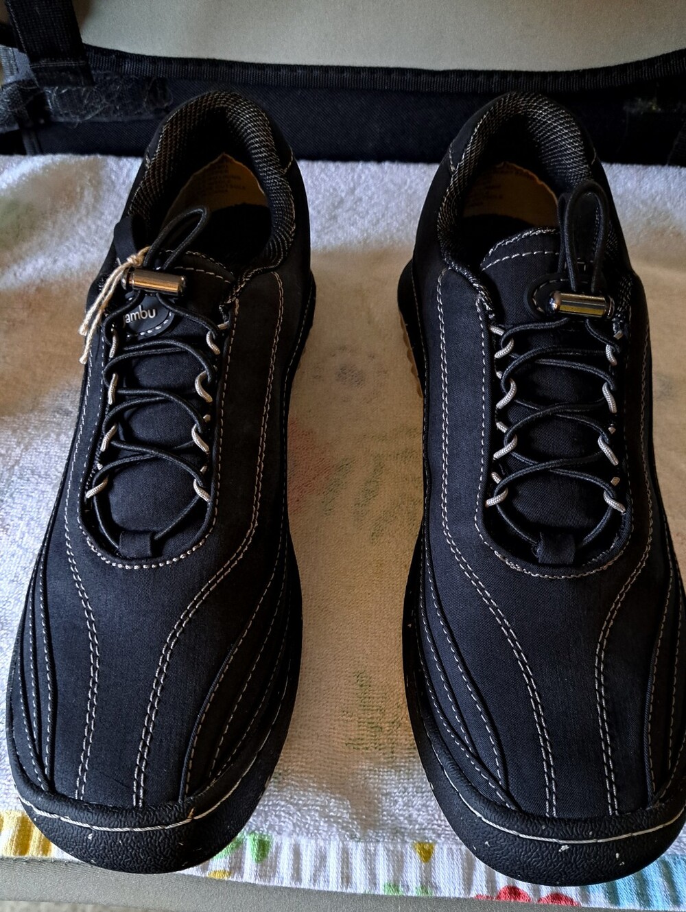 JAMBU womens SNEAKERS brand new BLACK size 8 GREAT TRACTION slip-on style